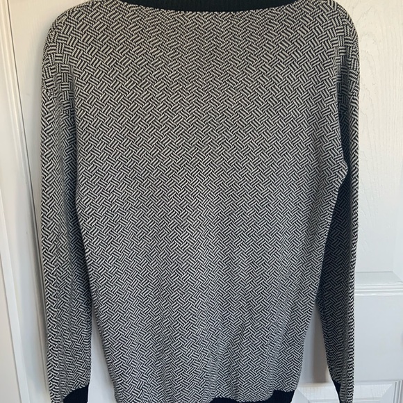 Forever 21, Black and White Graphic Letter “M” Crewneck Sweater, Size: Small - Picture 2 of 4